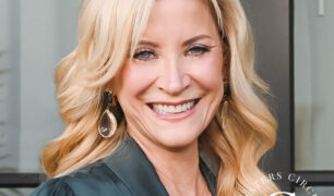 Staci - 2026 Masters Circle Headshot